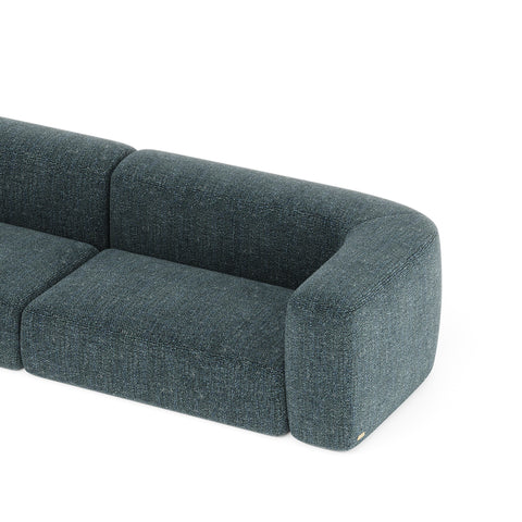 sofa băng trong nhà