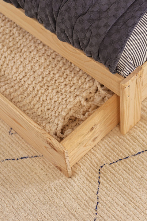 khung giường bằng gỗ thông