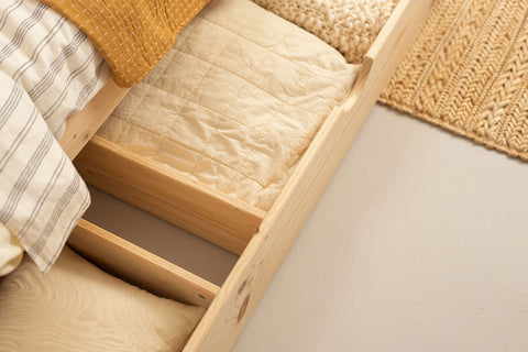 khung giường bằng gỗ thông