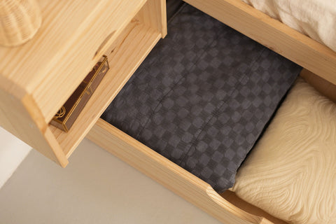 khung giường bằng gỗ thông