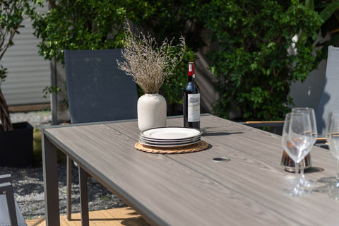 Bộ bàn ăn ngoài trời 1 bàn URBANITE 207 dark grey và 6 ghế Palau