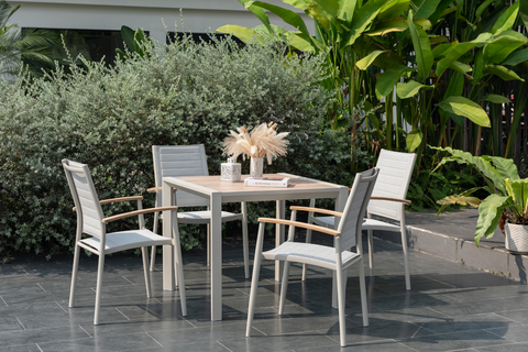 Bộ bàn ăn ngoài trời 1 bàn URBANITE 90 light cream và 4 ghế Topaz