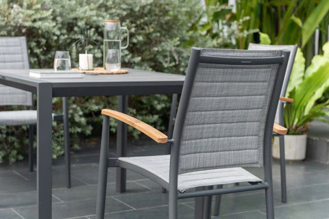 Bộ bàn ăn ngoài trời 1 bàn URBANITE 90 dark grey và 4 ghế Topaz