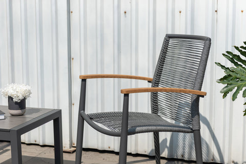 Bộ bàn ghế ngoài trời 1 bàn URBANITE 50 dark grey và 4 ghế Topaz roped armchair