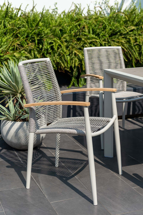 Bộ bàn ăn ngoài trời 1 bàn URBANITE 160 light cream và 6 ghế Topaz roped armchair