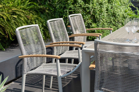 Bộ bàn ăn ngoài trời 1 bàn URBANITE 207 light cream và 8 ghế Topaz roped armchair