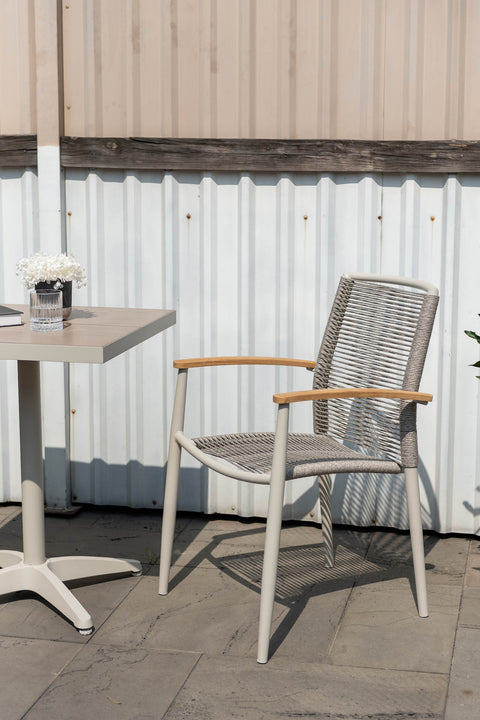 Bộ bàn ăn ngoài trời 1 bàn URBANITE 64 light cream và 2 ghế Topaz roped armchair