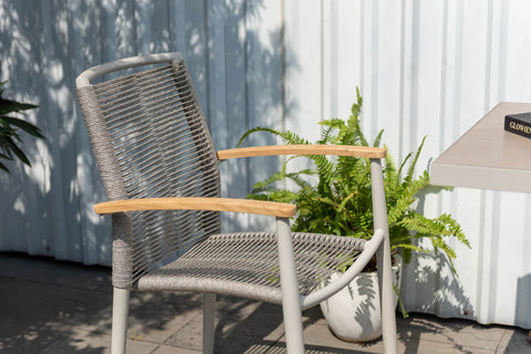 Bộ bàn ăn ngoài trời 1 bàn URBANITE 64 light cream và 2 ghế Topaz roped armchair