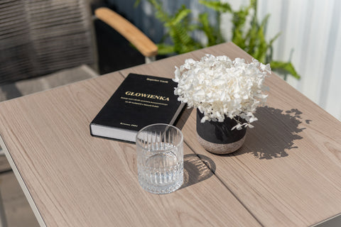 Bộ bàn ăn ngoài trời 1 bàn URBANITE 64 light cream và 2 ghế Topaz roped armchair