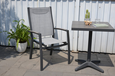 Bộ bàn ăn ngoài trời 1 bàn URBANITE 64 dark grey và 2 ghế Urbanite