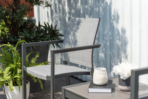 Bộ bàn ghế ngoài trời 1 bàn URBANITE 50 dark grey và 2 ghế Urbanite