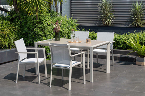 Bàn ăn ngoài trời URBANITE 160 light