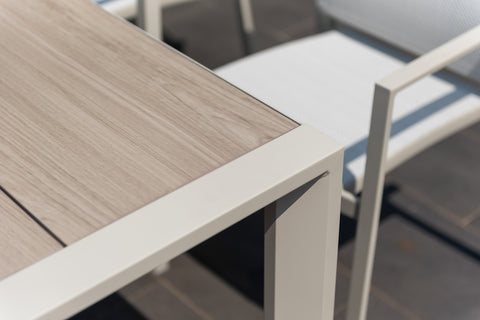 Bộ bàn ăn ngoài trời 1 bàn URBANITE 160 light cream và 4 Urbanite