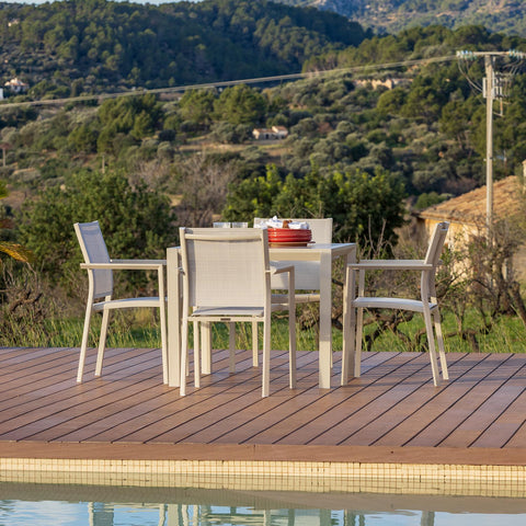 Bàn ăn ngoài trời URBANITE 90 light