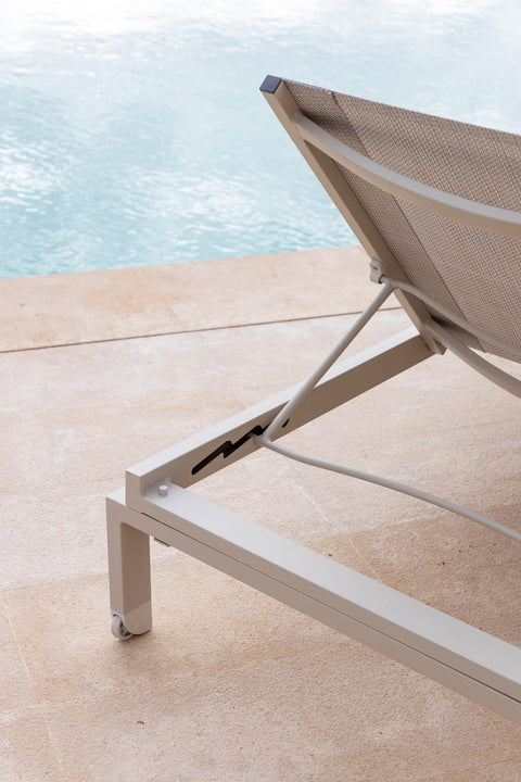 Ghế hồ bơi URBANITE light