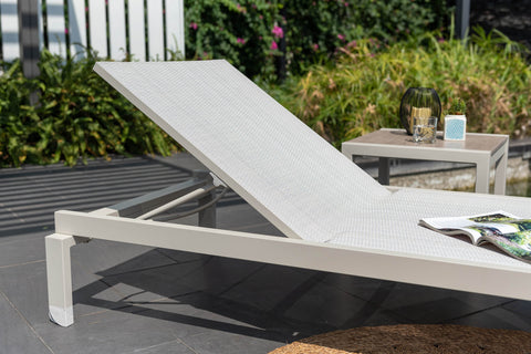 Bộ bàn ghế hồ bơi URBANITE light cream